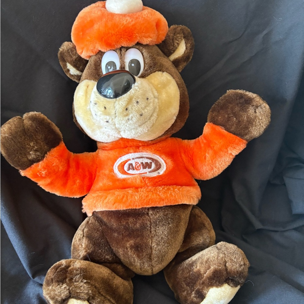 Vintage A&W Bear Plush Toy circa 1995   Rooty the great root bear